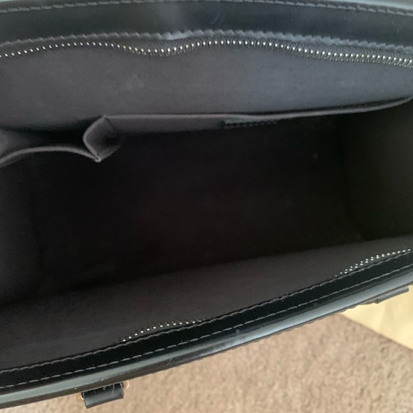 Authentic louis Vuitton black handbag - Picture 3 of 9